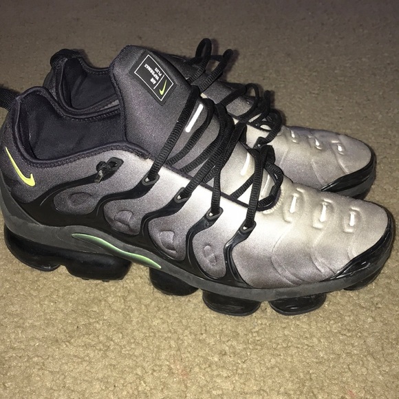 COPY - Nike Vapormax Plus - Picture 1 of 7